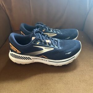 Brooks Adrenaline GTS Running Shoes, Size 10.5
